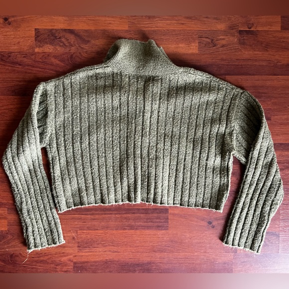 Wild Fable‎ | Green Cropped Cardigan Sweater - Picture 6 of 7